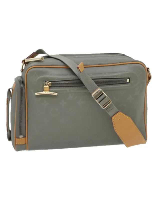 Lightweight Bags For Senior Travelers Louis Vuitton Messenger PM Grey Monogram Canvas Shoulder Bag Fashion-Forward Bags, Now On Sale